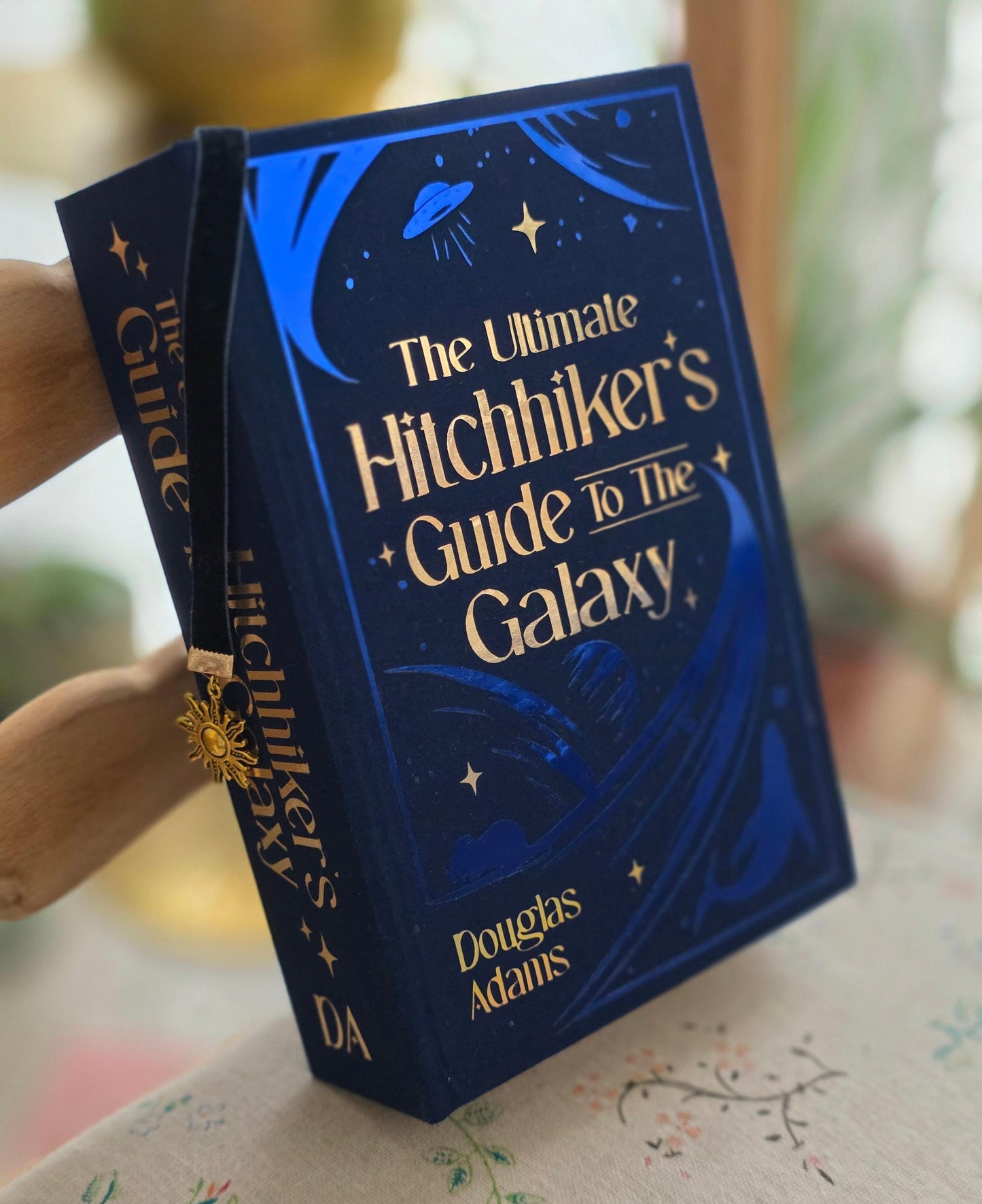 Hitchiker's Guide To The Galaxy Complete Omnibus