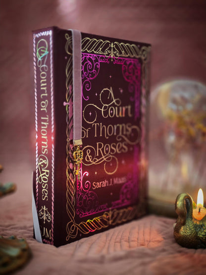 A Courth Of Thorns And Roses by Sarah J. Maas